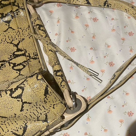 large y2k mock snakeskin 6126 by lindsay lohan purse w/ side corsets - Picture 4 of 13